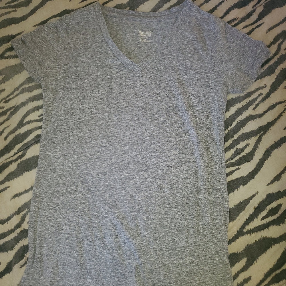 V-neck tshirt